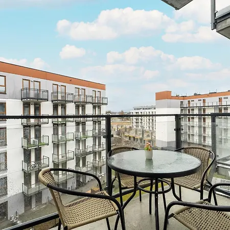 Spacious Apartments Niemena With Free Garage By Noclegi Renters Poznan Exterior photo