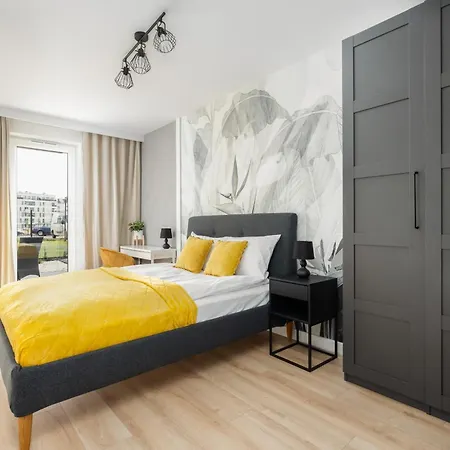 Spacious Apartments Niemena With Free Garage By Noclegi Renters Poznan Exterior photo