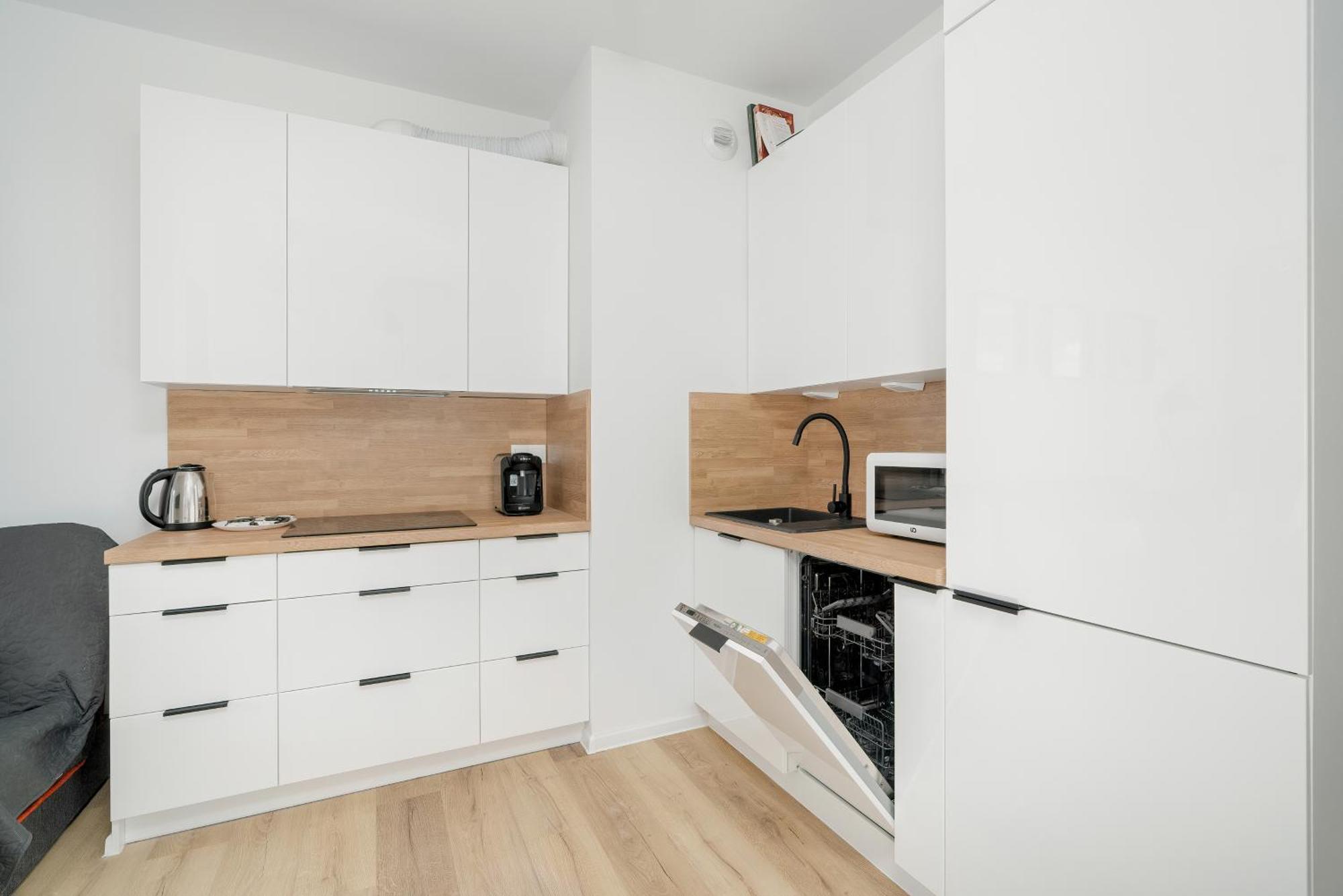 Spacious Niemena With Free Garage By Renters *