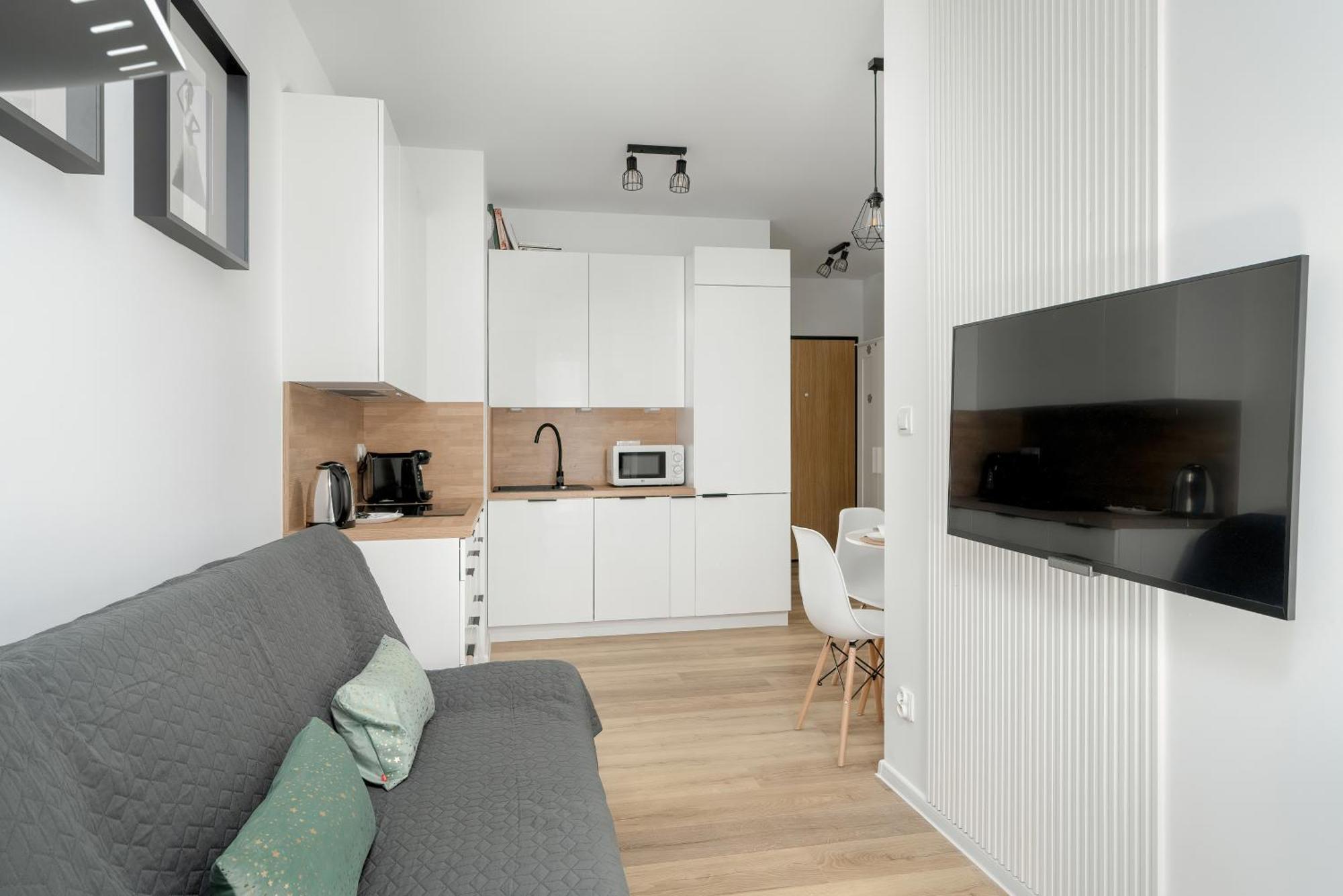 Spacious Niemena With Free Garage By Renters Apartment *