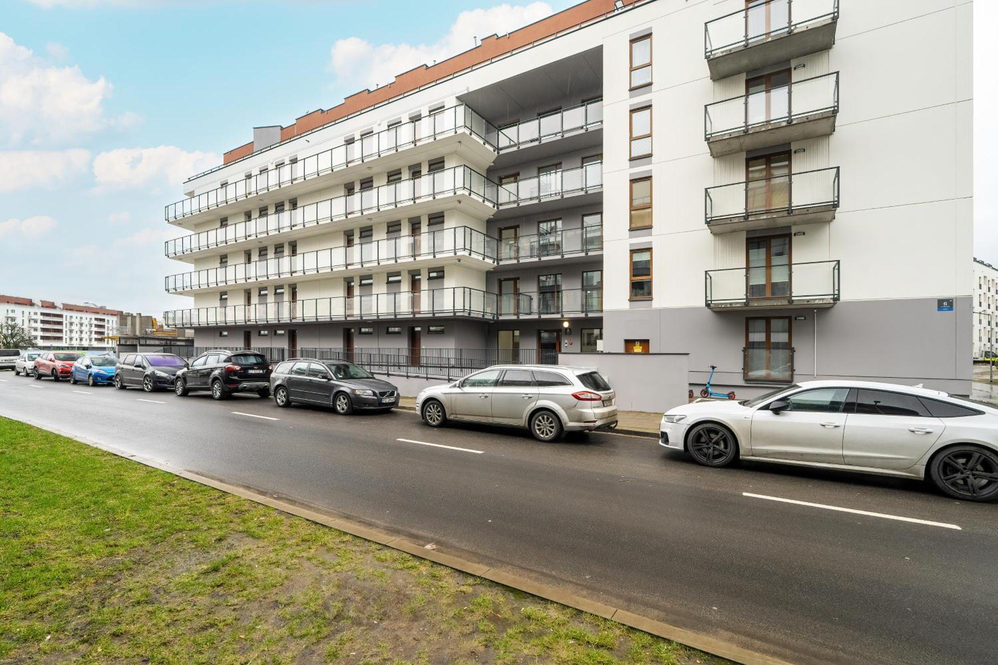 Spacious Niemena With Free Garage By Renters Poznan