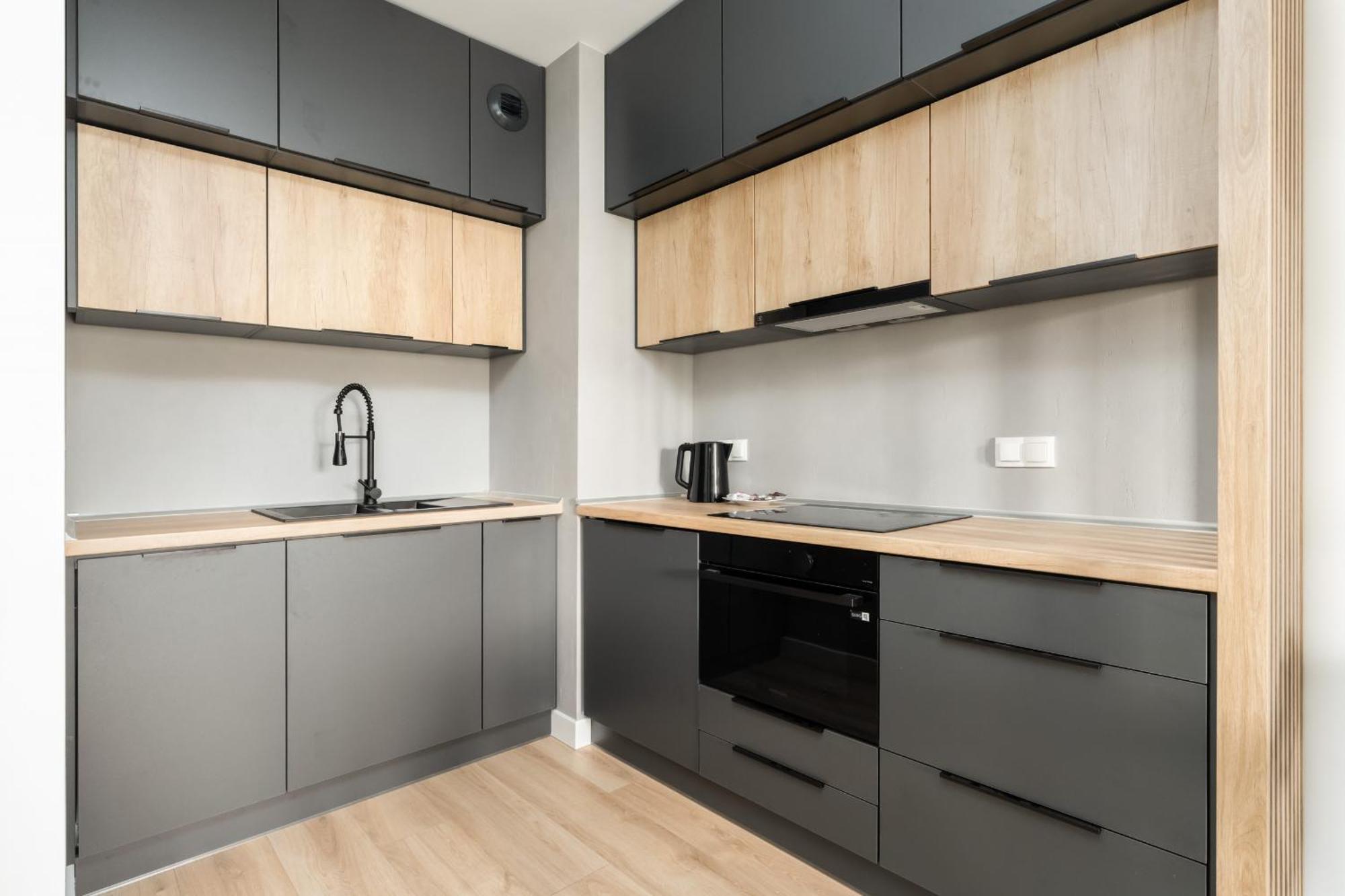 Apartment Spacious Niemena With Free Garage By Renters Poznan