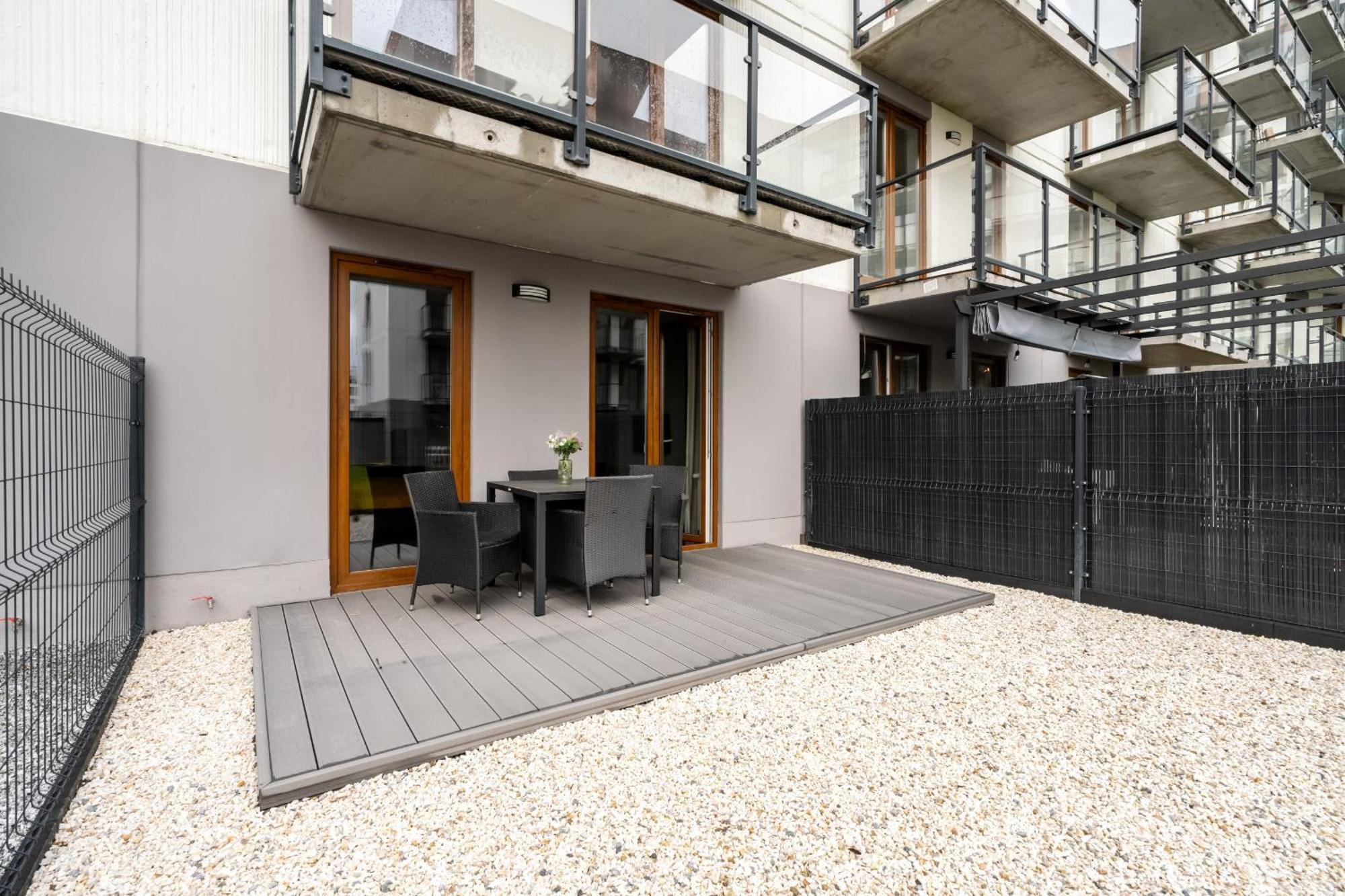 Spacious Niemena With Free Garage By Renters * Poznan